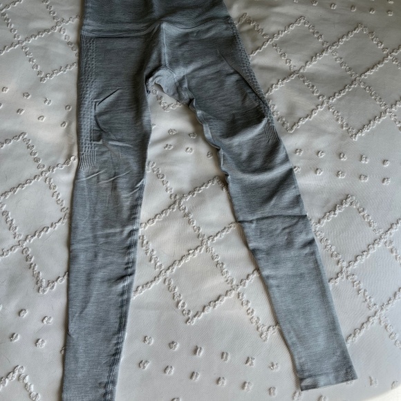 Alphalete halo leggings - Picture 1 of 2